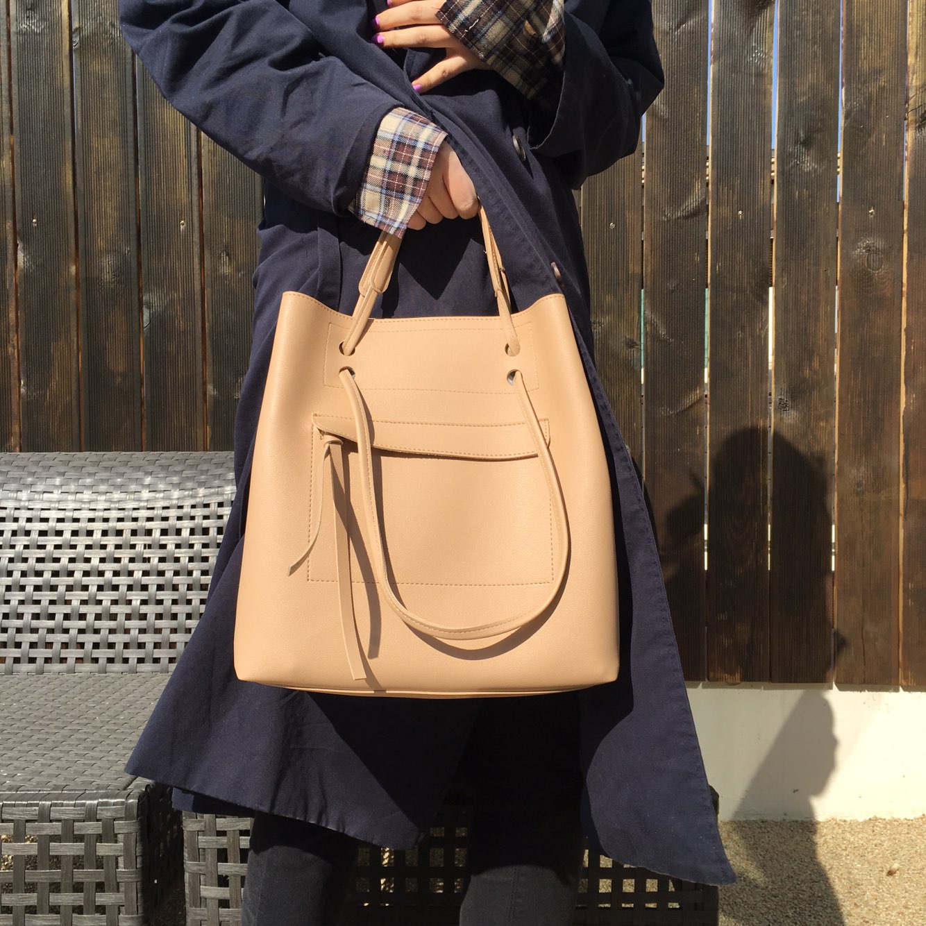 <b><p>Fe Shipping Daily Two-Way Suits Tote oulder</p></b><b><p>送料無料デイリーツーウェイボクジョリトートショルダーショッパービッグバッグ広い収納スペースリアルレザ</p></b><br /><br /><p align='center'>