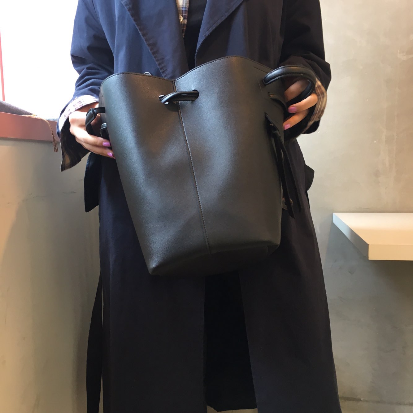 <b><p>Fe Shipping Daily Two-Way Suits Tote oulder</p></b><b><p>送料無料デイリーツーウェイボクジョリトートショルダーショッパービッグバッグ広い収納スペースリアルレザ</p></b><br /><br /><p align='center'>