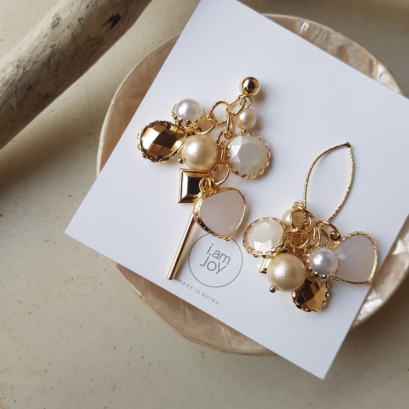 <b><p>Raffine HOMAIKA Pearl Unbutton drop rgs Lance</p></b><b><p>ラフィネ ホマイカ 真珠 オンバルドロップイヤリング ランス 感性ジュエリー 洗練されたギフト</p></b><br /><br /><p align='center'>