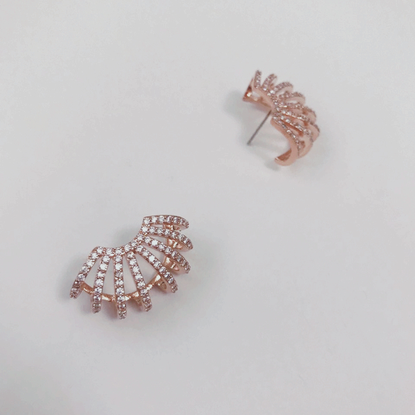 <b><p>!! Order rush Misty Kim Nam-ju sector fm</p></b><b><p>!! 注文殺到 ミスティ キム・ナムジュ 扇形 芸能人 イヤリング ファッション</p></b><br /><br /><p align='center'>