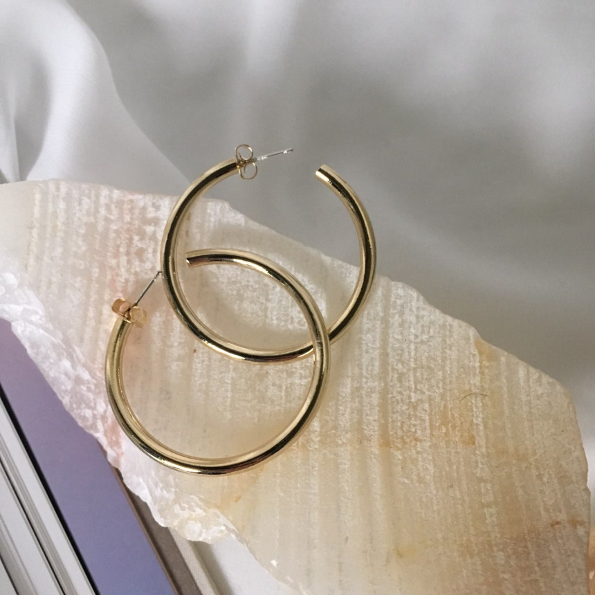 <b><p>Aomi Simple Modern Drop earring 3color Bl</p></b><b><p>青海 シンプルモダン ドロップ イヤリング 3色 ケバケバ 輝く 魅力のあるスタイル</p></b><br /><br /><p align='center'>