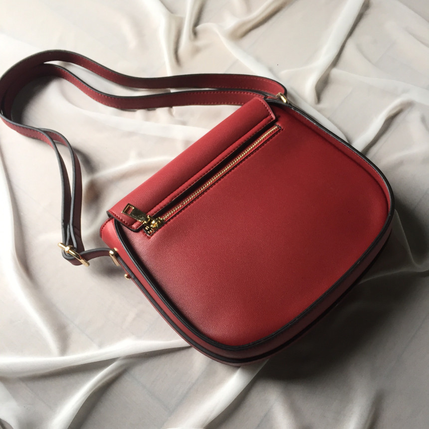 <b><p>Half-line flap shoulder 20 Women's at</p></b><b><p>ハーフラインフラップショルダー20代の女性すっきりとしたスタイル洗練されたギフトユニークなディテール</p></b><br /><br /><p align='center'>