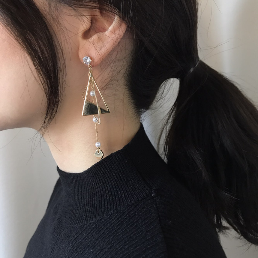 <b><p>Demang Cubic Sequins Unknown Drop earri Lce</p></b><b><p>ディマン キュービック スパンコール オンバル ドロップ イヤリング ランス ユニーク</p></b><br /><br /><p align='center'>