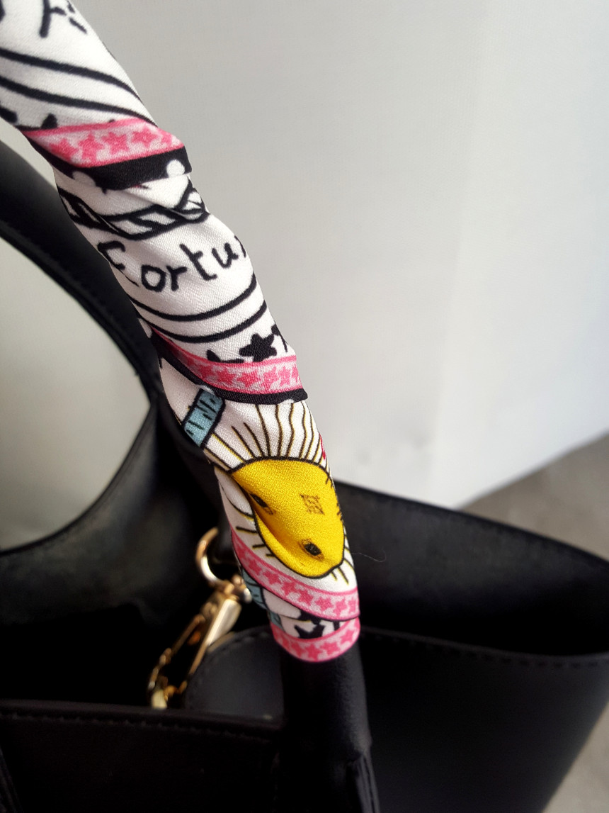 <b><p>Clooney twenties female younger Missy Lk</p></b><b><p>無排クルーニー20代の女性若いズームマミクロルックビッグバッグバケットバッグ外出ルックコーディネート</p></b><br /><br /><p align='center'>