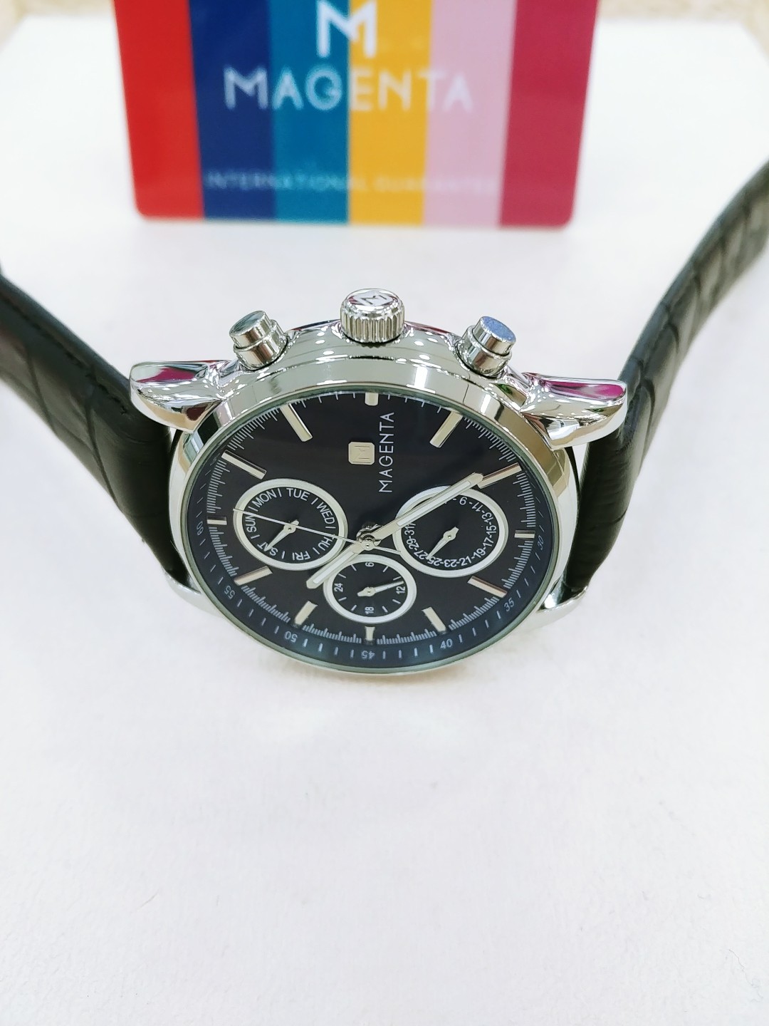 <b><p>MAGENTA Men's leather clock S111.05.BK.LT</p></b><b><p>マゼンタ メンズレザー 時計 S111.05.BK.LT 高品位なスタイリング モダンファッション</p></b><br /><br /><p align='center'>