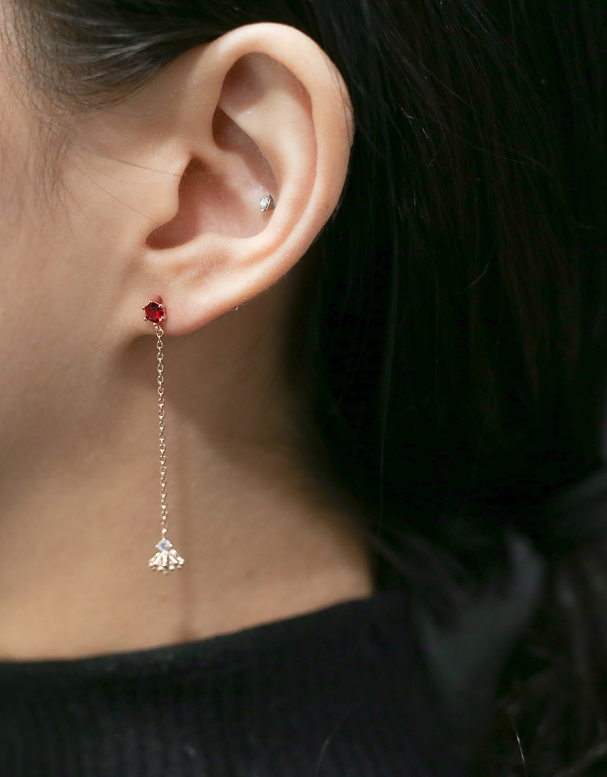 <b><p>Incense Unknown Ruby Drop earring Modern</p></b><b><p>インセンス オンバル ルビードロップ イヤリング モダンルックコーディネート 女性</p></b><br /><br /><p align='center'>