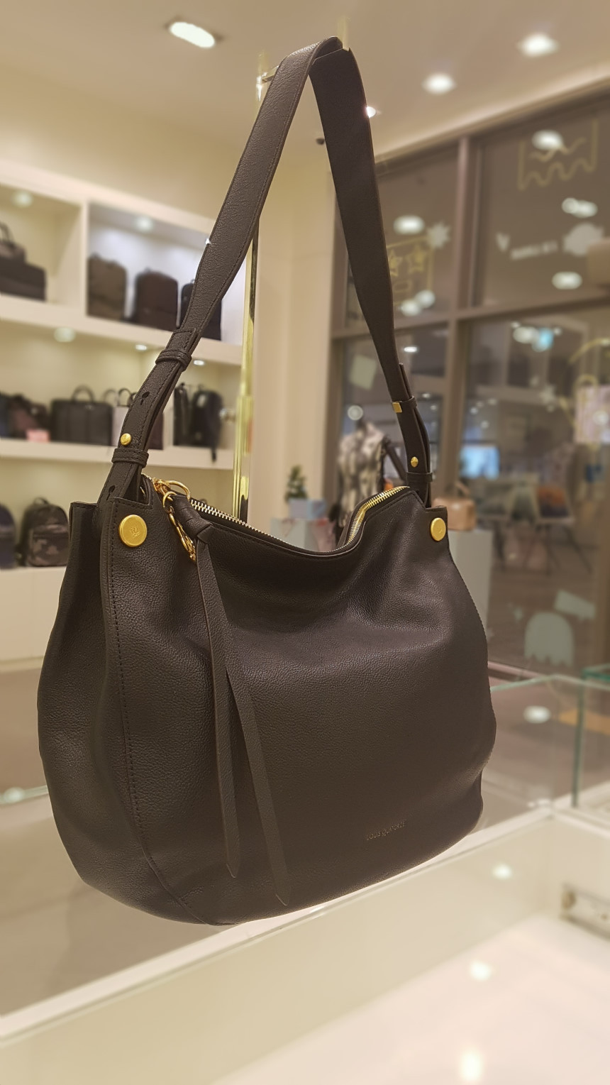 <b><p>Louis Quatorze Nural Hobo Shape lder Bag</p></b><b><p>ルイカトジュナチュラルなホーボーシェイプショルダーバッグHL3LO06BL</p></b><br /><br /><p align='center'>
