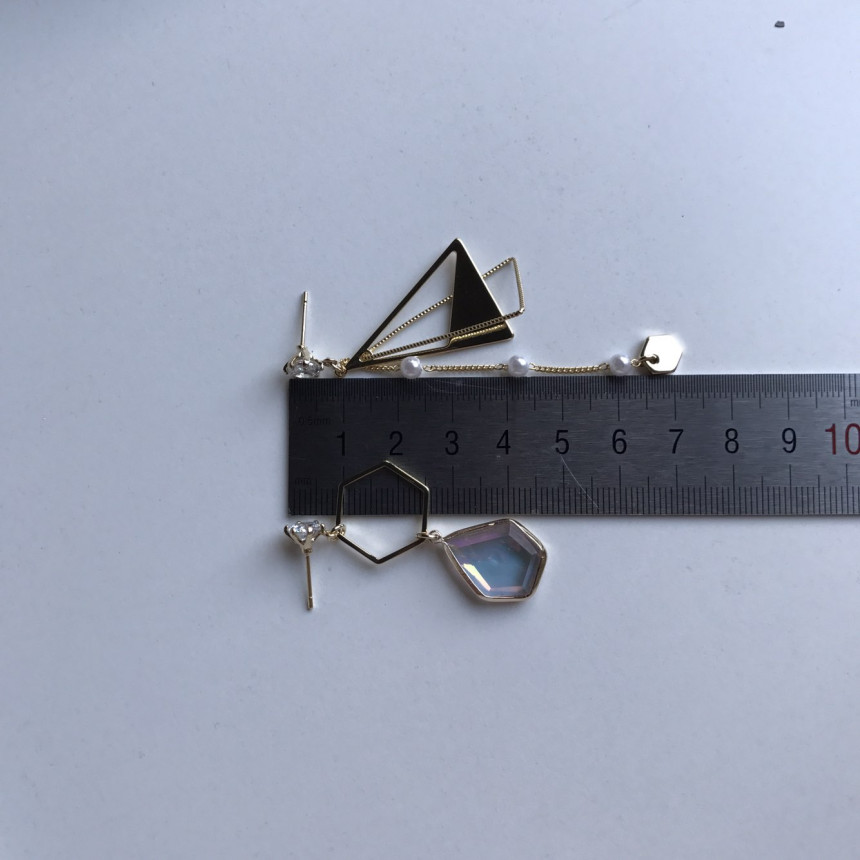 <b><p>Demang Cubic Sequins Unknown Drop earri Lce</p></b><b><p>ディマン キュービック スパンコール オンバル ドロップ イヤリング ランス ユニーク</p></b><br /><br /><p align='center'>