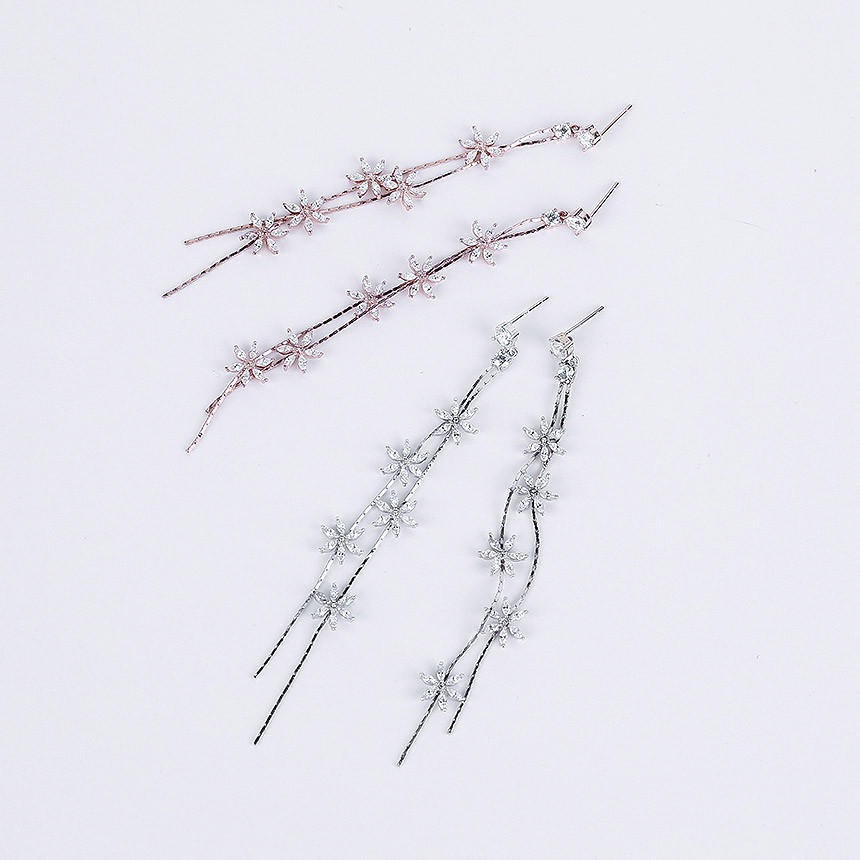 <b><p>flower Two lines Sn Fr earrg gut ok Female</p></b><b><p>フラワー トゥライン 雪花 イヤリング ゲストルック 女性コーディネート 女神 高級感</p></b><br /><br /><p align='center'>