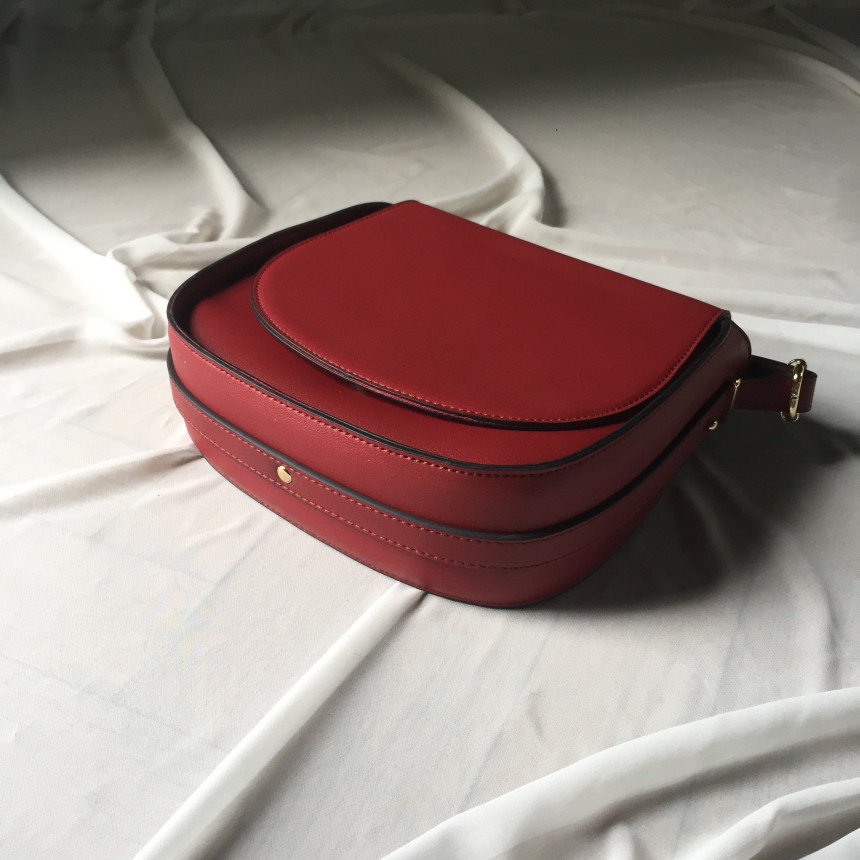 <b><p>Half-line flap shoulder 20 Women's at</p></b><b><p>ハーフラインフラップショルダー20代の女性すっきりとしたスタイル洗練されたギフトユニークなディテール</p></b><br /><br /><p align='center'>