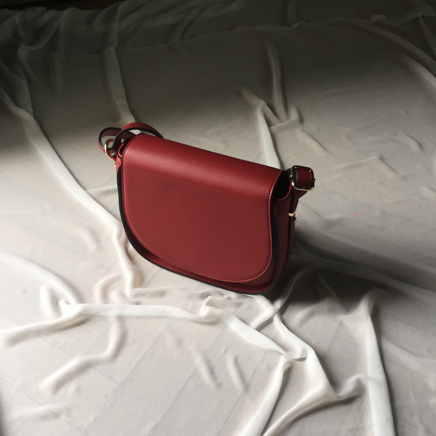 <b><p>Half-line flap shoulder 20 Women's at</p></b><b><p>ハーフラインフラップショルダー20代の女性すっきりとしたスタイル洗練されたギフトユニークなディテール</p></b><br /><br /><p align='center'>