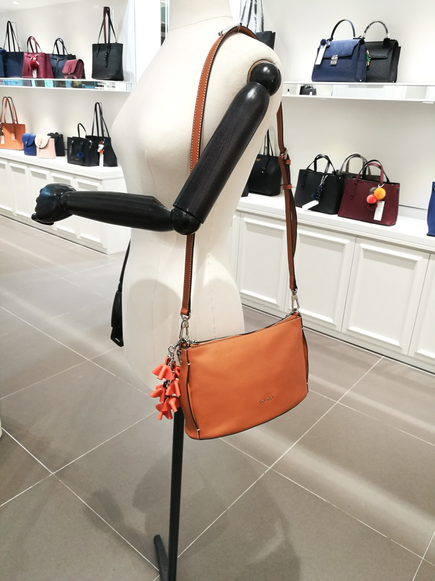 <b><p>LOVECAT Shoulder bag LHSHS014BLLC Casual</p></b><b><p>ロブケトショルダーバッグLHSHS014BLLCカジュアルな洗練されたファッション実用性の良いバッグ</p></b><br /><br /><p align='center'>