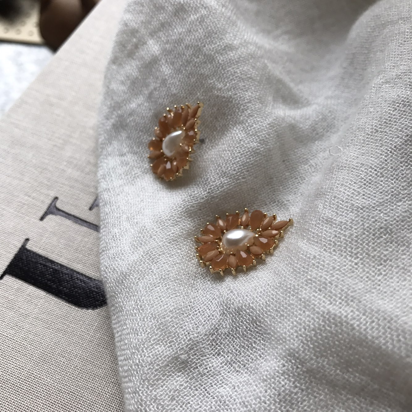 <b><p>Teal Prl flower rring Daily coordation Feme</p></b><b><p>チオル 真珠 フラワー イヤリング デイリーコーディネート フェミニンスタイル ヨリヨリた</p></b><br /><br /><p align='center'>