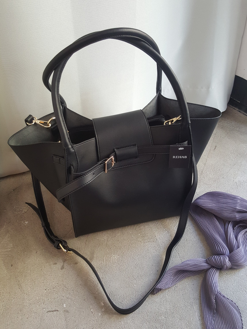 <b><p>Clooney twenties female younger Missy Lk</p></b><b><p>無排クルーニー20代の女性若いズームマミクロルックビッグバッグバケットバッグ外出ルックコーディネート</p></b><br /><br /><p align='center'>