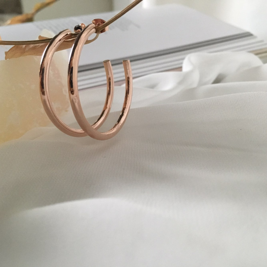 <b><p>Aomi Simple Modern Drop earring 3color Bl</p></b><b><p>青海 シンプルモダン ドロップ イヤリング 3色 ケバケバ 輝く 魅力のあるスタイル</p></b><br /><br /><p align='center'>