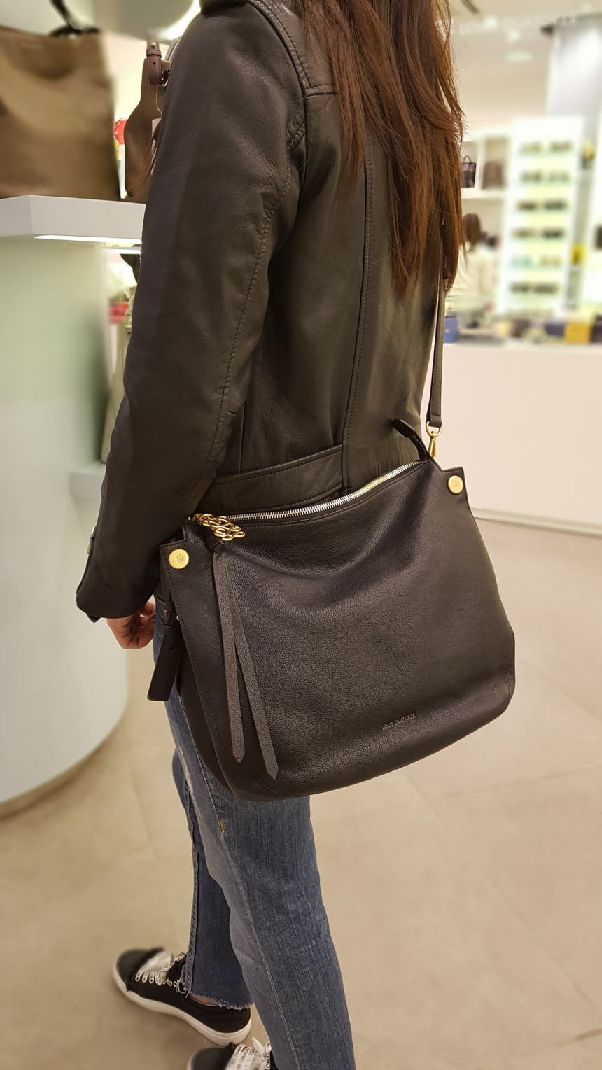 <b><p>Louis Quatorze Nural Hobo Shape lder Bag</p></b><b><p>ルイカトジュナチュラルなホーボーシェイプショルダーバッグHL3LO06BL</p></b><br /><br /><p align='center'>