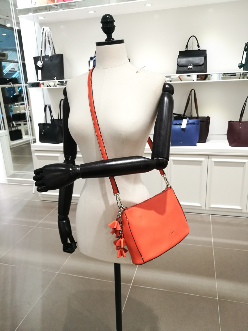 <b><p>LOVECAT Shoulder bag LHSHS014BLLC Casual</p></b><b><p>ロブケトショルダーバッグLHSHS014BLLCカジュアルな洗練されたファッション実用性の良いバッグ</p></b><br /><br /><p align='center'>