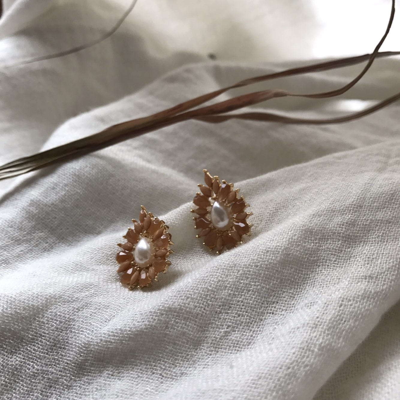 <b><p>Teal Prl flower rring Daily coordation Feme</p></b><b><p>チオル 真珠 フラワー イヤリング デイリーコーディネート フェミニンスタイル ヨリヨリた</p></b><br /><br /><p align='center'>