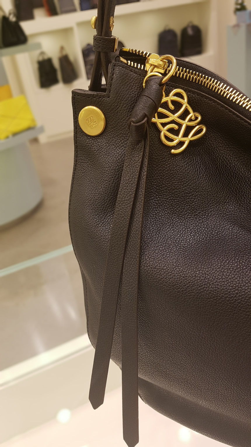 <b><p>Louis Quatorze Nural Hobo Shape lder Bag</p></b><b><p>ルイカトジュナチュラルなホーボーシェイプショルダーバッグHL3LO06BL</p></b><br /><br /><p align='center'>