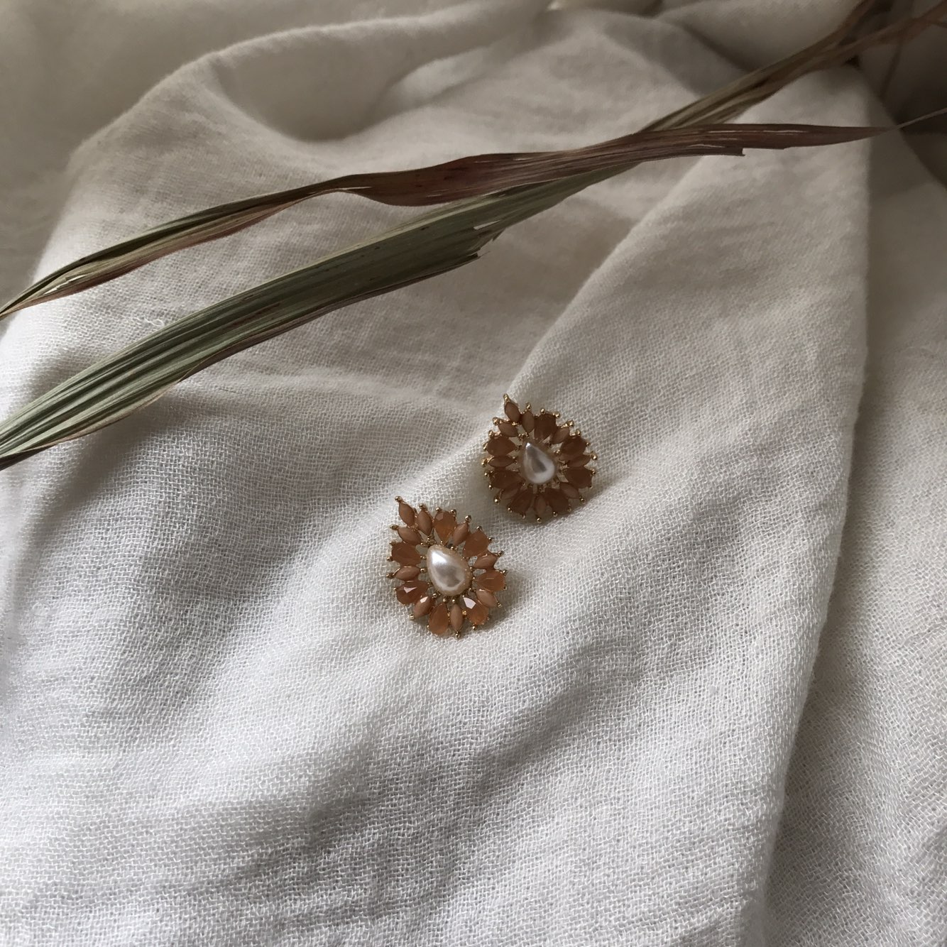 <b><p>Teal Prl flower rring Daily coordation Feme</p></b><b><p>チオル 真珠 フラワー イヤリング デイリーコーディネート フェミニンスタイル ヨリヨリた</p></b><br /><br /><p align='center'>