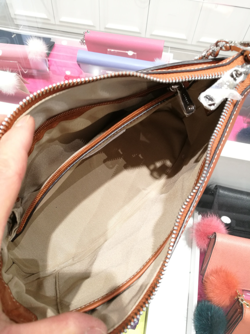 <b><p>LOVECAT Shoulder bag LHSHS014BLLC Casual</p></b><b><p>ロブケトショルダーバッグLHSHS014BLLCカジュアルな洗練されたファッション実用性の良いバッグ</p></b><br /><br /><p align='center'>