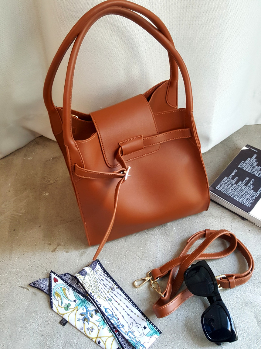 <b><p>Clooney twenties female younger Missy Lk</p></b><b><p>無排クルーニー20代の女性若いズームマミクロルックビッグバッグバケットバッグ外出ルックコーディネート</p></b><br /><br /><p align='center'>