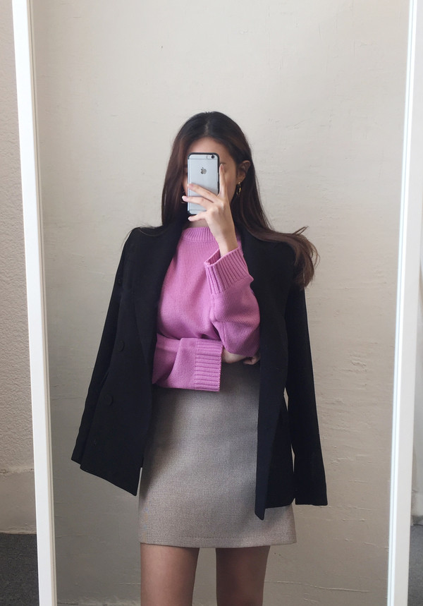 <b><p>Gold ring ears 1447 Formal styl Luxuous Run</p></b><b><p>ゴールドリングイヤリング 1447年 格式あるスタイ 豪華な ランデザイン ワンポトコーディネート</p></b><br /><br /><p align='center'>