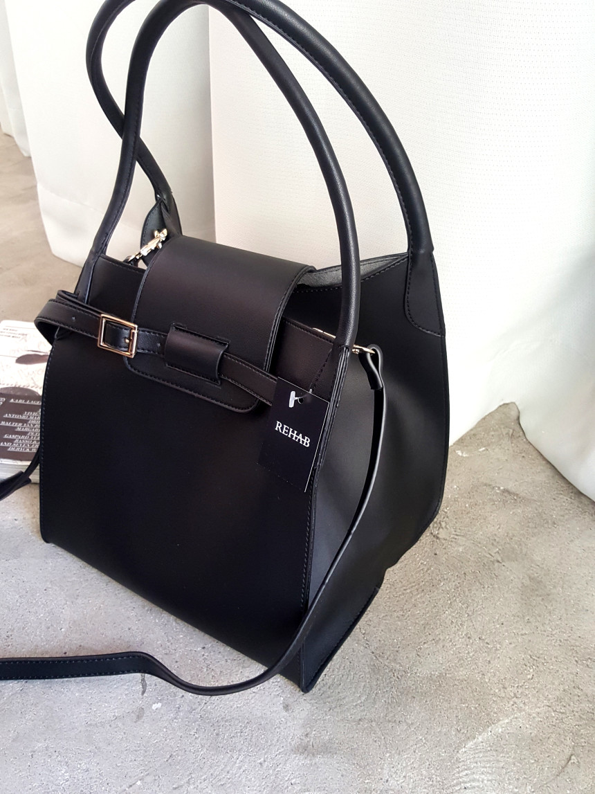 <b><p>Clooney twenties female younger Missy Lk</p></b><b><p>無排クルーニー20代の女性若いズームマミクロルックビッグバッグバケットバッグ外出ルックコーディネート</p></b><br /><br /><p align='center'>