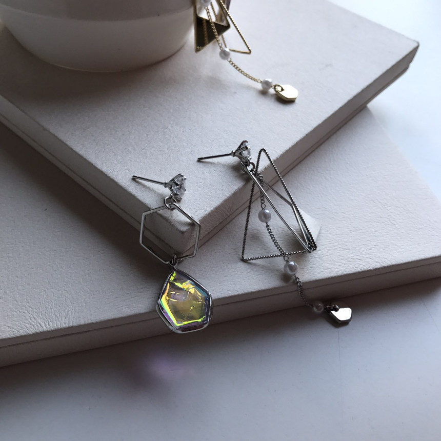 <b><p>Demang Cubic Sequins Unknown Drop earri Lce</p></b><b><p>ディマン キュービック スパンコール オンバル ドロップ イヤリング ランス ユニーク</p></b><br /><br /><p align='center'>