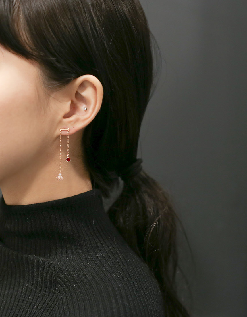 <b><p>Incense Unknown Ruby Drop earring Modern</p></b><b><p>インセンス オンバル ルビードロップ イヤリング モダンルックコーディネート 女性</p></b><br /><br /><p align='center'>