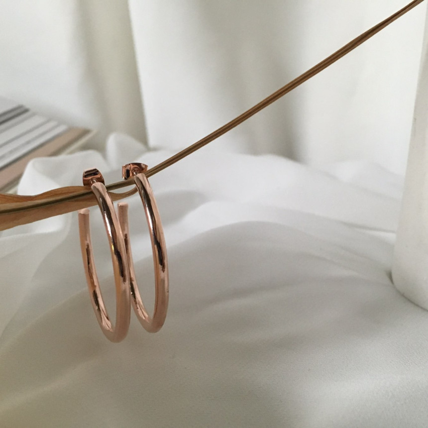 <b><p>Aomi Simple Modern Drop earring 3color Bl</p></b><b><p>青海 シンプルモダン ドロップ イヤリング 3色 ケバケバ 輝く 魅力のあるスタイル</p></b><br /><br /><p align='center'>