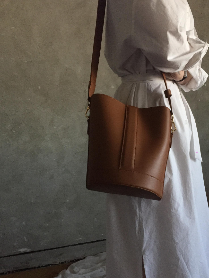 <b><p>Simple Herb Buckets 20's Womens Neat Design</p></b><b><p>シンプルヘルバケット20代の女性すっきりとしたデザインゆったりサイズの収納かわいいショルダーバッグ断</p></b><br /><br /><p align='center'>