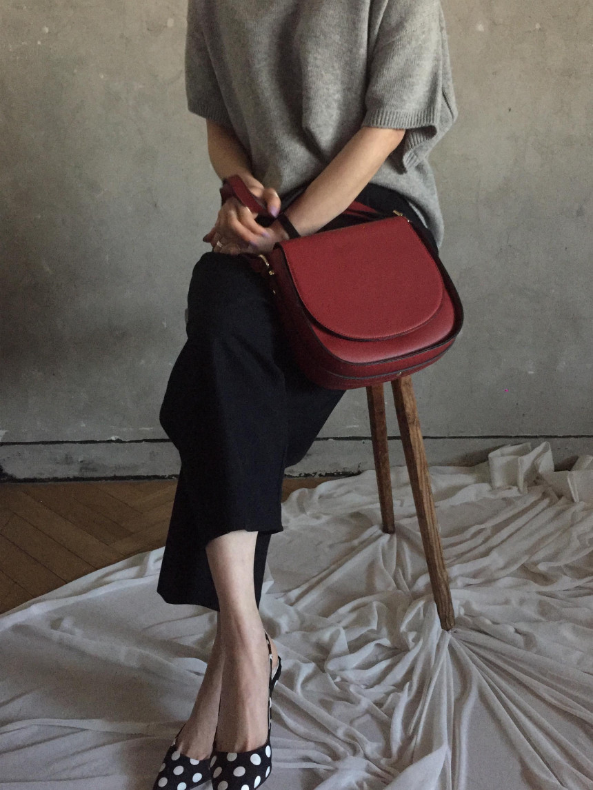 <b><p>Half-line flap shoulder 20 Women's at</p></b><b><p>ハーフラインフラップショルダー20代の女性すっきりとしたスタイル洗練されたギフトユニークなディテール</p></b><br /><br /><p align='center'>