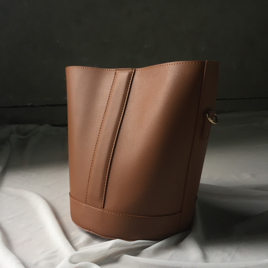 <b><p>Simple Herb Buckets 20's Womens Neat Design</p></b><b><p>シンプルヘルバケット20代の女性すっきりとしたデザインゆったりサイズの収納かわいいショルダーバッグ断</p></b><br /><br /><p align='center'>