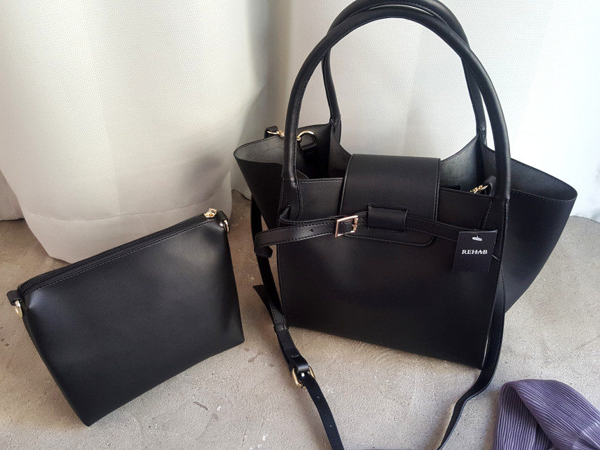 <b><p>Clooney twenties female younger Missy Lk</p></b><b><p>無排クルーニー20代の女性若いズームマミクロルックビッグバッグバケットバッグ外出ルックコーディネート</p></b><br /><br /><p align='center'>