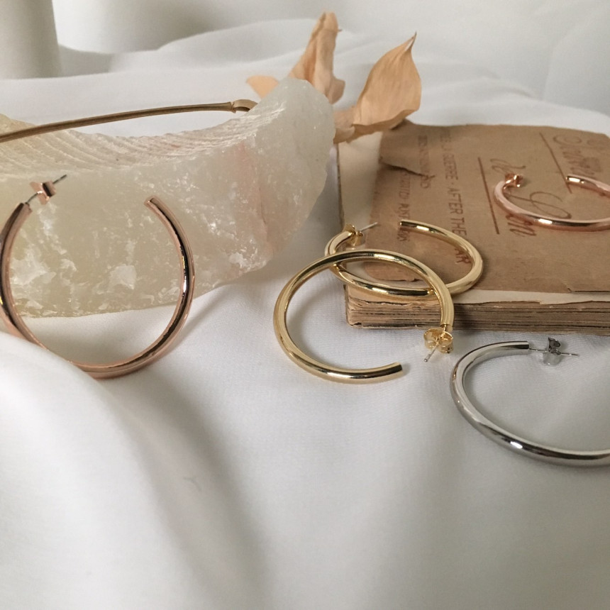 <b><p>Aomi Simple Modern Drop earring 3color Bl</p></b><b><p>青海 シンプルモダン ドロップ イヤリング 3色 ケバケバ 輝く 魅力のあるスタイル</p></b><br /><br /><p align='center'>