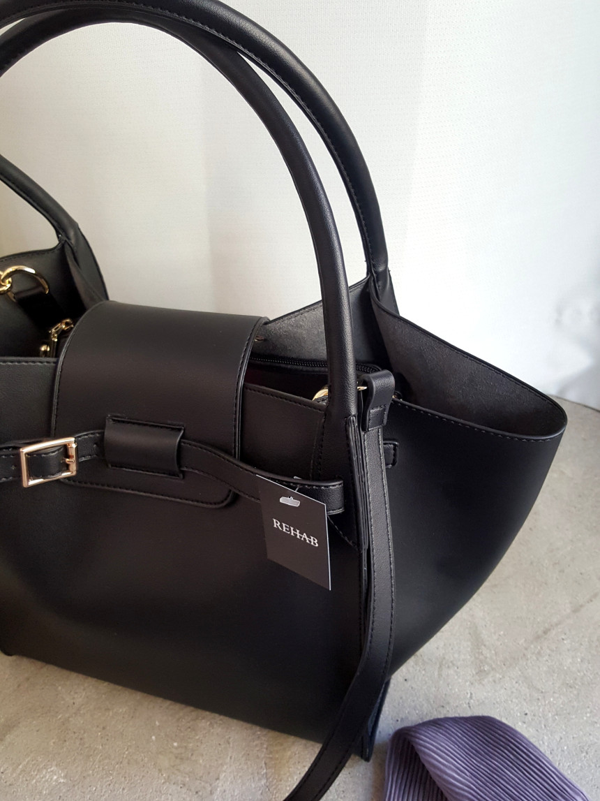 <b><p>Clooney twenties female younger Missy Lk</p></b><b><p>無排クルーニー20代の女性若いズームマミクロルックビッグバッグバケットバッグ外出ルックコーディネート</p></b><br /><br /><p align='center'>