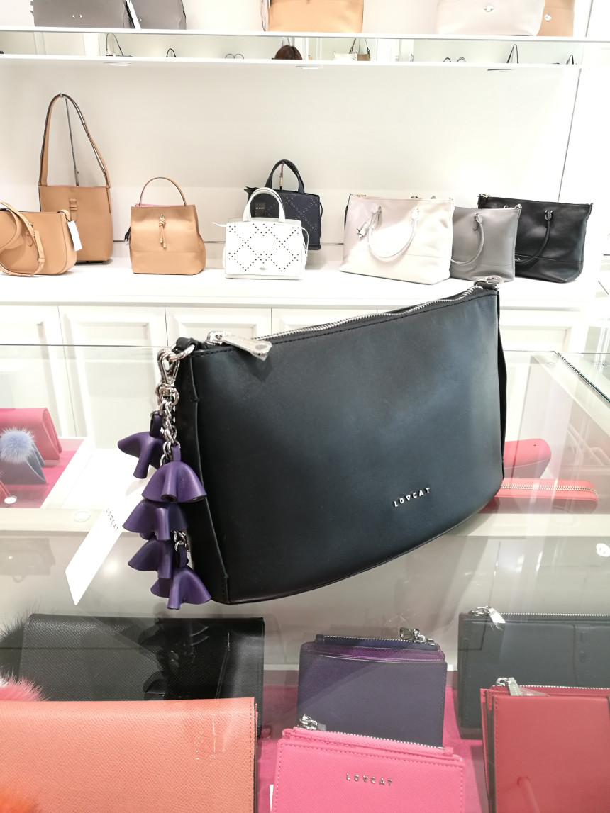 <b><p>LOVECAT Shoulder bag LHSHS014BLLC Casual</p></b><b><p>ロブケトショルダーバッグLHSHS014BLLCカジュアルな洗練されたファッション実用性の良いバッグ</p></b><br /><br /><p align='center'>