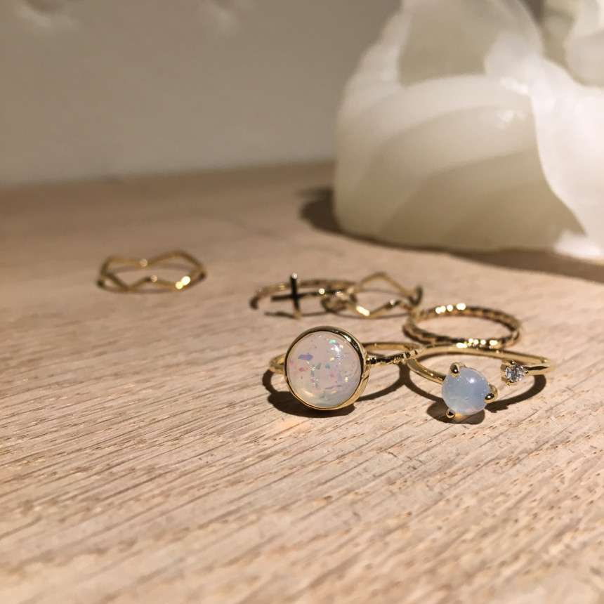 <b><p>Vail stone ring 6 sets Stylish Femi otial</p></b><b><p>ガイル 原石 リング 6セット 魅力のあるスタ フェミニンな感性ムード ヨリヨリじ</p></b><br /><br /><p align='center'>