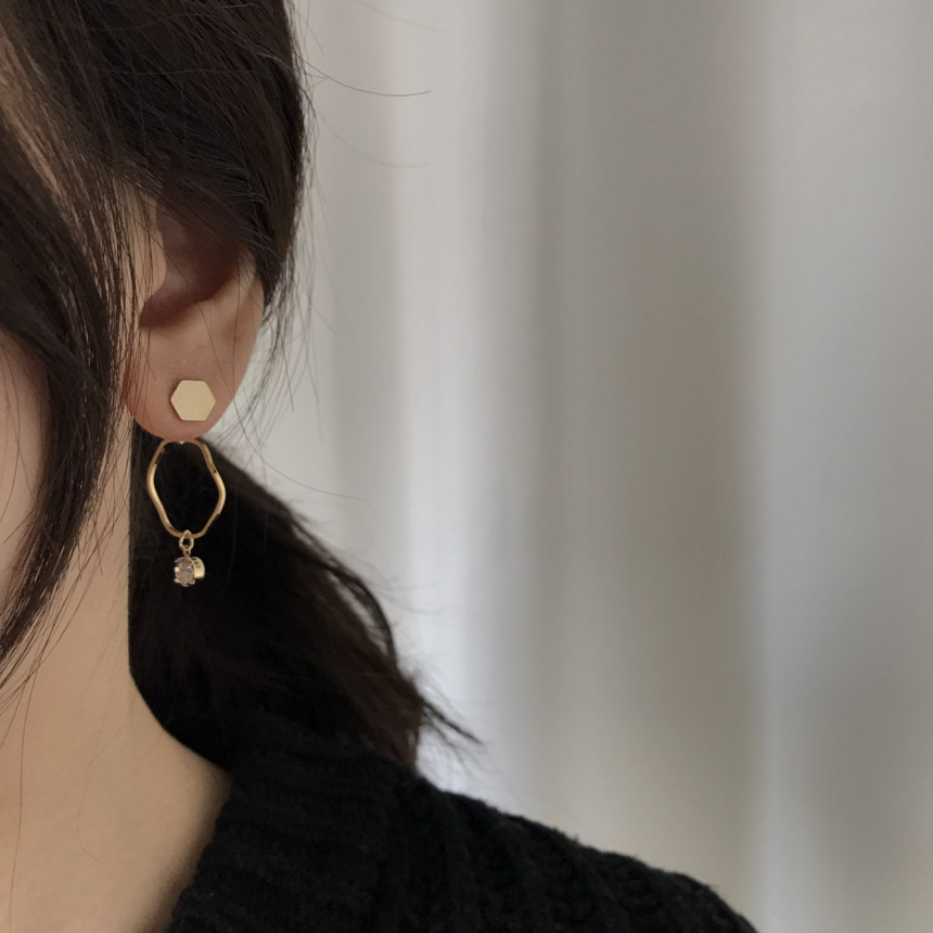 <b><p>Wifi Cubic Drop Two way Unknown earring Modern</p></b><b><p>ウィビ キュービック ドロップ ツーウェイ オンバル イヤリング モダンシ カジュアル</p></b><br /><br /><p align='center'>