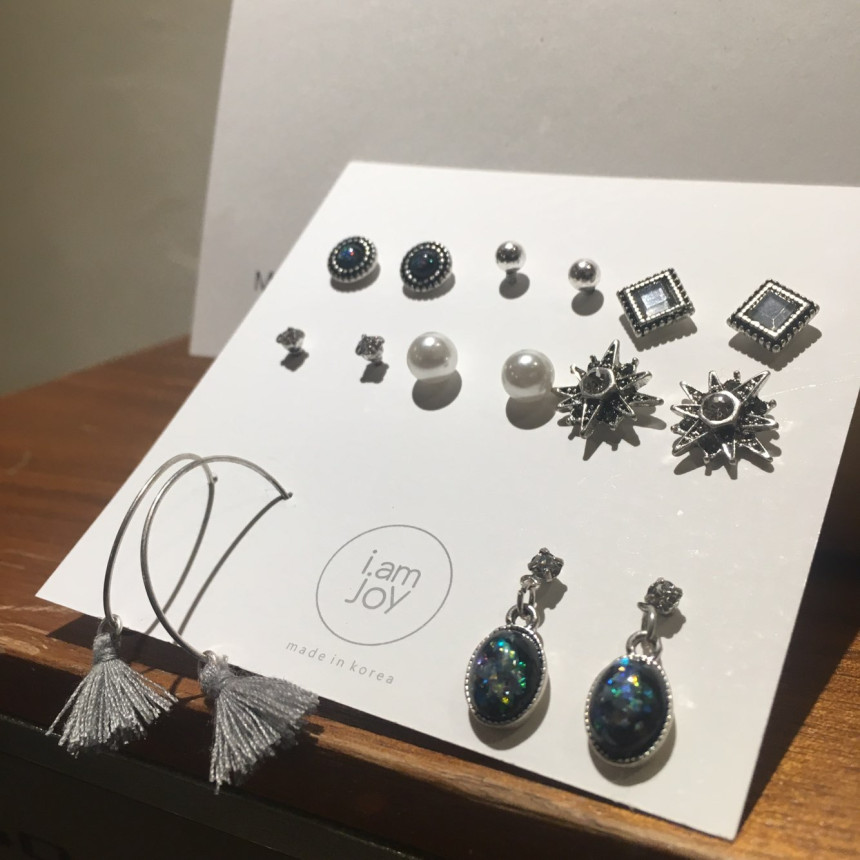 <b><p>Cure Antique 16 pieces set earring Drop un</p></b><b><p>クウィレ アンティーク 16ピース セット イヤリング ドロップ ユニ スタイリッシュルック</p></b><br /><br /><p align='center'>