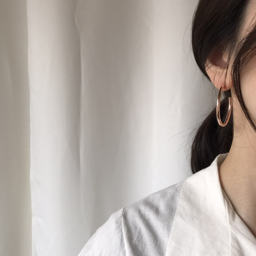 <b><p>Aomi Simple Modern Drop earring 3color Bl</p></b><b><p>青海 シンプルモダン ドロップ イヤリング 3色 ケバケバ 輝く 魅力のあるスタイル</p></b><br /><br /><p align='center'>