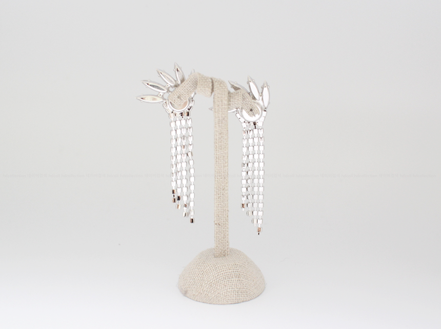 <b><p>Long Silver fi Drop Earris Elegant coordinati</p></b><b><p>ロング ウンチム ドロップイヤリ エレガントなコーディネート シンプルアクセサリー</p></b><br /><br /><p align='center'>