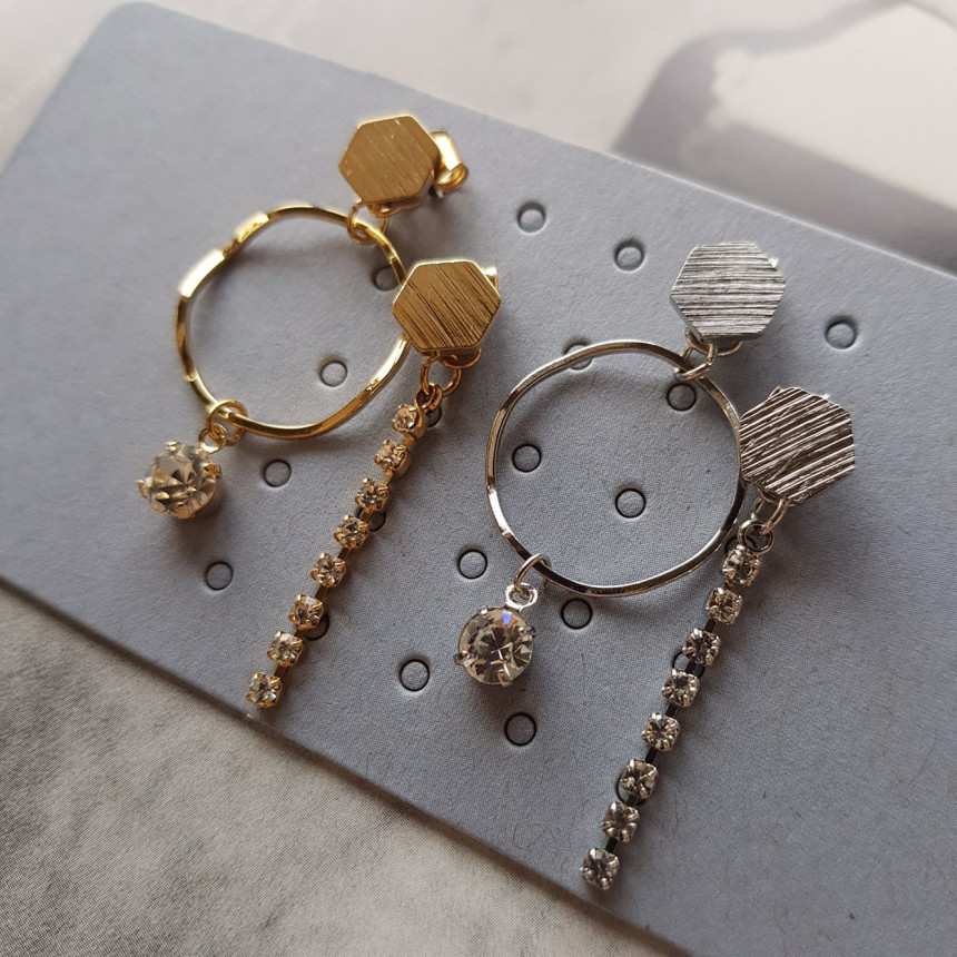 <b><p>Wifi Cubic Drop Two way Unknown earring Modern</p></b><b><p>ウィビ キュービック ドロップ ツーウェイ オンバル イヤリング モダンシ カジュアル</p></b><br /><br /><p align='center'>