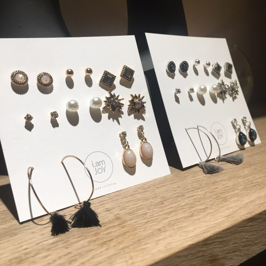 <b><p>Cure Antique 16 pieces set earring Drop un</p></b><b><p>クウィレ アンティーク 16ピース セット イヤリング ドロップ ユニ スタイリッシュルック</p></b><br /><br /><p align='center'>