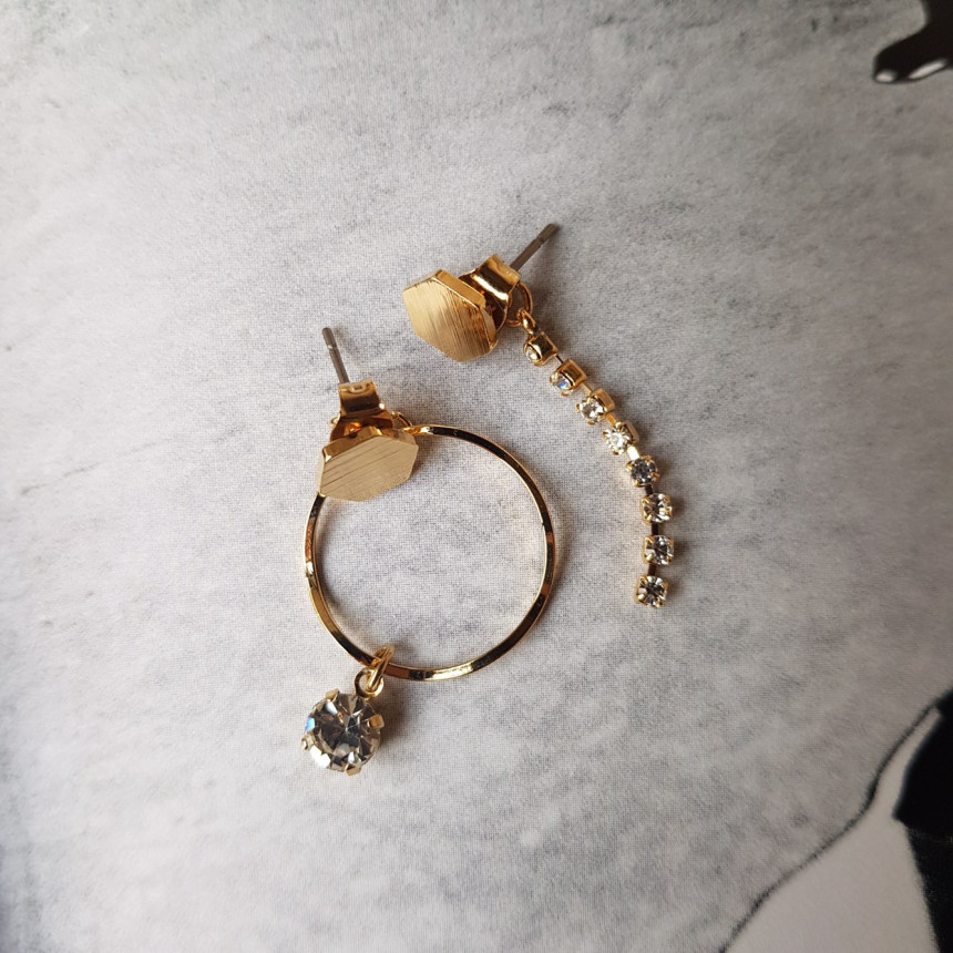 <b><p>Wifi Cubic Drop Two way Unknown earring Modern</p></b><b><p>ウィビ キュービック ドロップ ツーウェイ オンバル イヤリング モダンシ カジュアル</p></b><br /><br /><p align='center'>