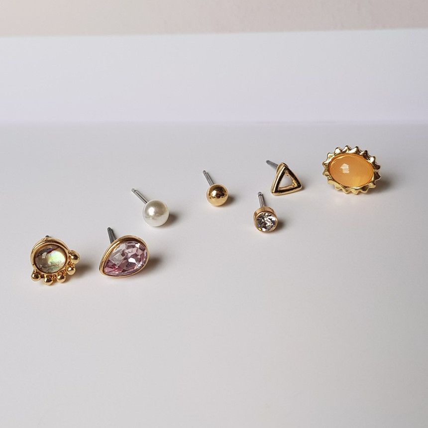 <b><p>Oran stone Cubic 16 pieces set earring Us</p></b><b><p>オラン 原石 キュービック 16ピース セット イヤリング スタイ利用がした 女性なコーディネート</p></b><br /><br /><p align='center'>