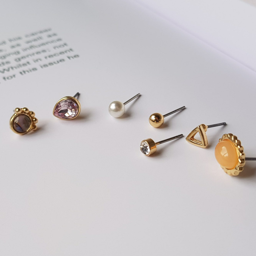 <b><p>Oran stone Cubic 16 pieces set earring Us</p></b><b><p>オラン 原石 キュービック 16ピース セット イヤリング スタイ利用がした 女性なコーディネート</p></b><br /><br /><p align='center'>