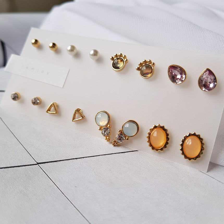 <b><p>Oran stone Cubic 16 pieces set earring Us</p></b><b><p>オラン 原石 キュービック 16ピース セット イヤリング スタイ利用がした 女性なコーディネート</p></b><br /><br /><p align='center'>