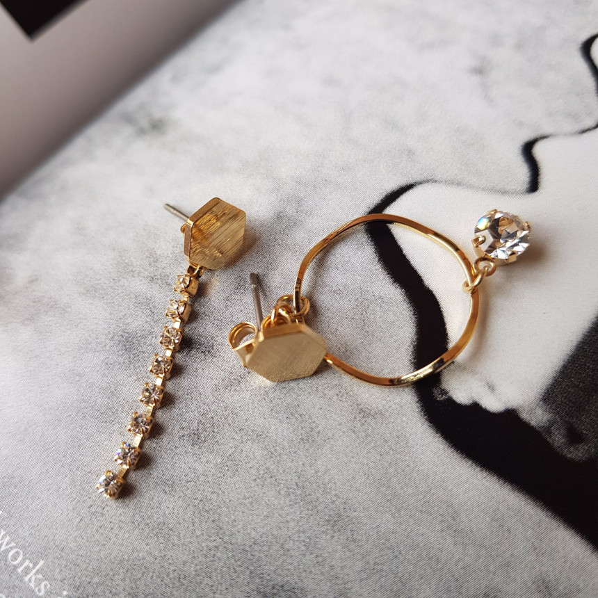 <b><p>Wifi Cubic Drop Two way Unknown earring Modern</p></b><b><p>ウィビ キュービック ドロップ ツーウェイ オンバル イヤリング モダンシ カジュアル</p></b><br /><br /><p align='center'>